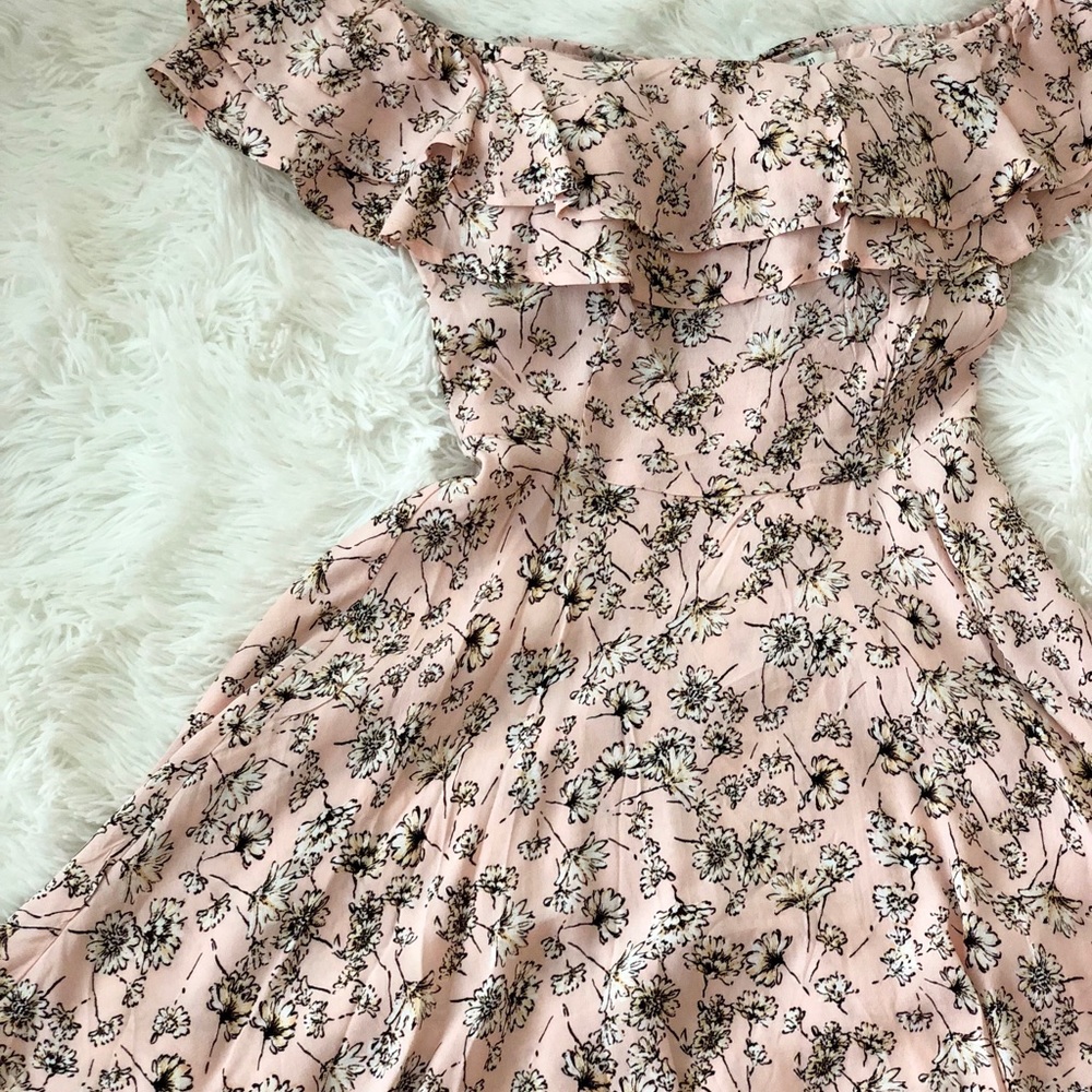 NWOT soft pink off the shoulder floral dress - Picture 7 of 8